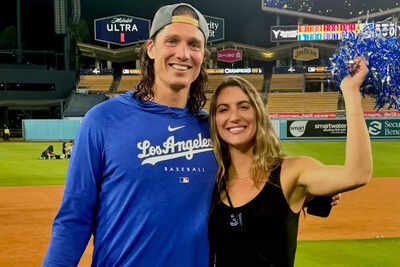 Tyler glasnow and his fiancee meghan murphy.jpg