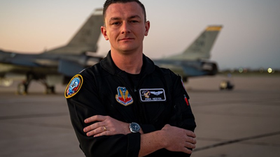 Us f 16 pilot taylor hiester expressed shock that the dubai air show continued even after tejas cras.jpeg