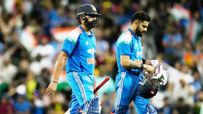 Virat rohit 1211 ap.jpg