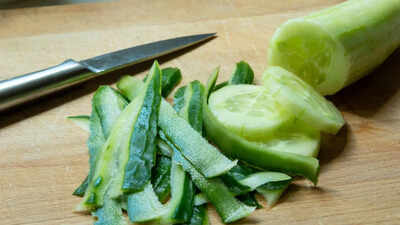 Why peeling cucumbers can reduce their health benefit how eating with the skin improves digestion an.jpeg