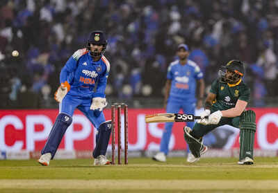 1764951879 ind vs sa 2nd odi match.jpg