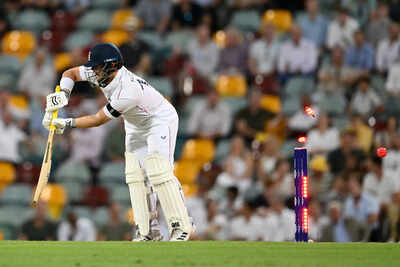 1765440043 australia v england.jpg
