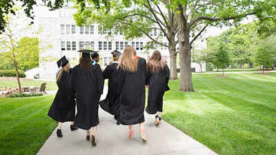 1765475908 students in a us college.jpg