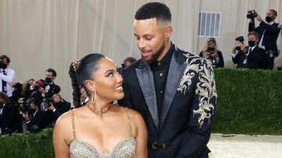“Ladies are waiting for their moment”: Stephen Curry’s wife Ayesha Curry opens up about women “lurking” around the NBA legend | NBA News