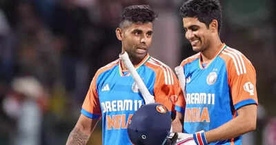 1765599905 suryakumar yadav and shubman gill.jpg
