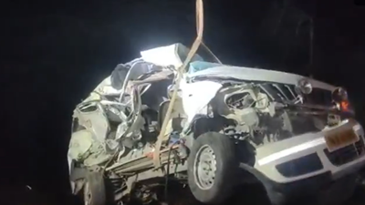 A chennai bound bus in tamil nadu39s cuddalore district veered off the road and collided with two ca.png