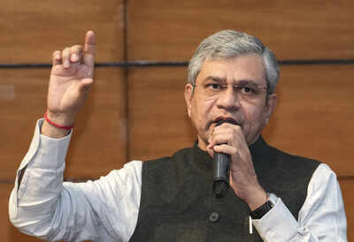 Ashwini vaishnaw at cabinet briefing.jpg