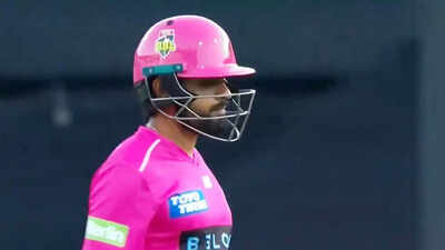 Babar azam 1712 bbl.jpg