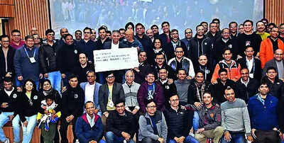 Class of 2000 pledges highest ever 100 crore to iit kanpur.jpg