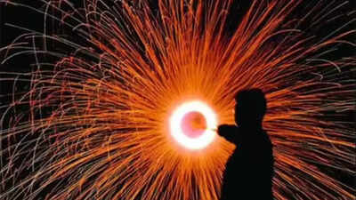 Delhi has nearly 950 restaurants bars and clubs registered with the excise department establishments.jpeg