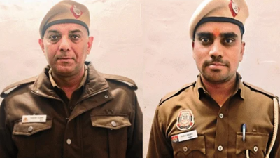 Delhi police cops yogesh and ajay.jpg