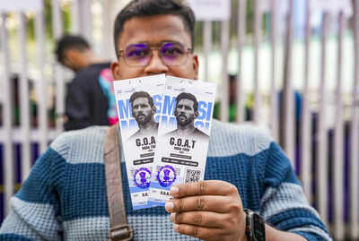 Fans buy messi event tickets in kolkata.jpg