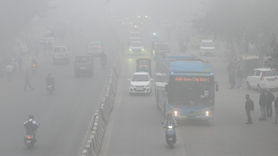 Imd issues orange alert as dense fog hits city.jpg