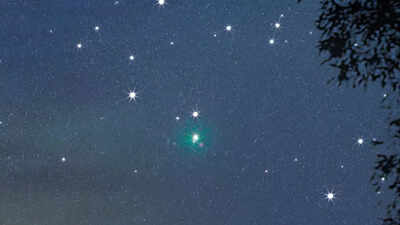 Interstellar comet 3iatlas approaches earth on 19 december witness a rare cosmic spectacle viewing t.jpeg