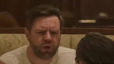 Jd vance reacted to this viral photo of his that claimed he was fighting with usha vance at a restau.jpeg