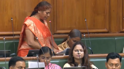 Jdu mla vibha devi struggles to read oath.jpg
