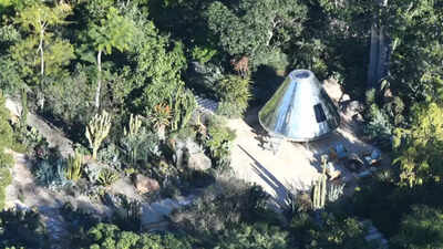 Jeff bezos and lauren sanchez complete beverly hills megamansion with ufo inspired space capsule and.jpeg