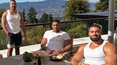 Kevin latif ayodele right and sina ghami left.jpg