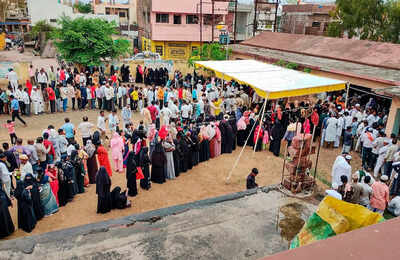 More than 11 lakh mumbai voters have duplicate entries maharashtra state election commission data.jp .jpeg