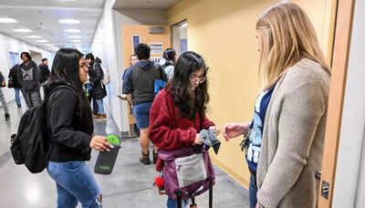 New york citys ban on smartphones in schools.jpg