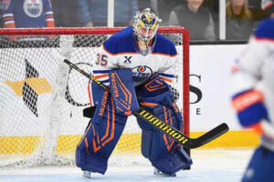 Nhl tristan jarry of the edmonton oilers warms up before the game against the boston bruins.jpg