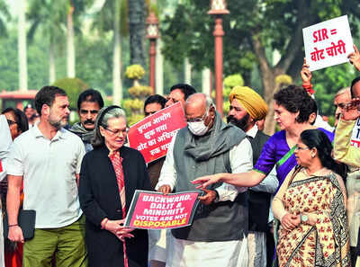 Parl truce govt agrees to sir debate on dec 9.jpg