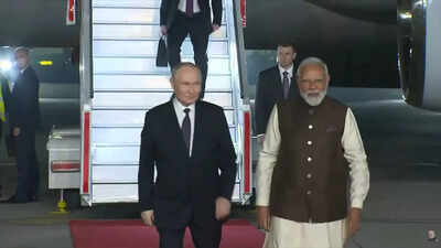Pm modi vladimir putin.jpg