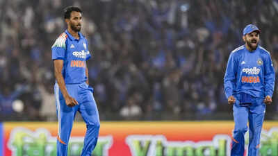 Prasidh krishna on left with virat kohli on the right pti photo.jpg