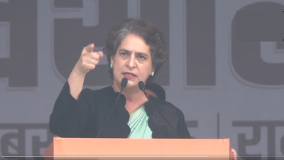 Priyanka gandhi at the rally.jpg
