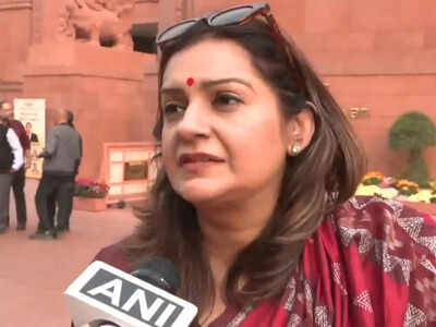 Quotchor ki daadhi mein tinkaquot priyanka chaturvedi accuses govt of dodging key agendas in parliam.jpeg