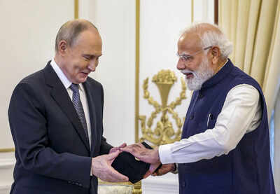 Russian president putin in delhi.jpg