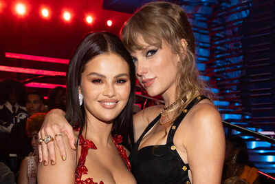 Selena gomez and taylor swift.jpg