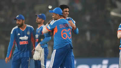 Suryakumar yadav and shubman gill.jpg