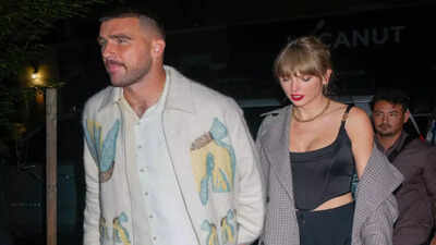 Travis kelce with taylor swift.jpg