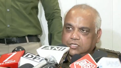 Up hairdresser among 3 in delhi police net link to pakistan backed terror module emerges.jpg