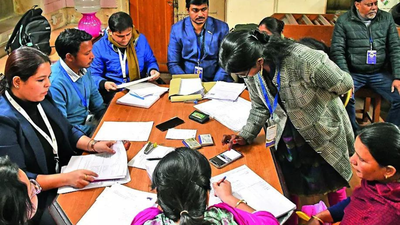 An sir hearing takes place at a kolkata centre on sunday.jpg