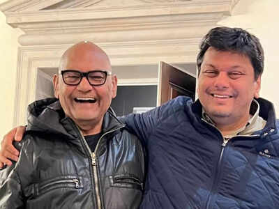Anil agarwal with son agnivesh agarwal.jpg