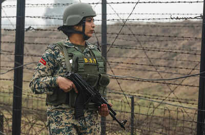 Bsf patrols border in jammu amid high alert.jpg