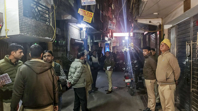 Delhi man walks into police station confesses to killing mother 2 siblings.jpg