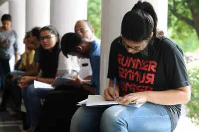 Du hikes institution level fees again university share rises 17 in six months.jpg