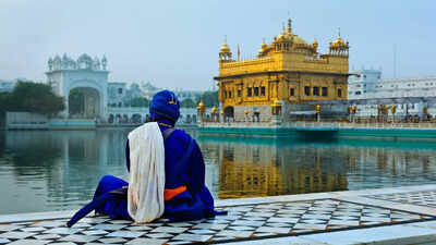 Golden temple in amritsar punjab.jpg