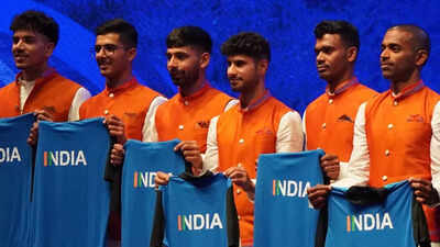 India national team cyclists.jpg