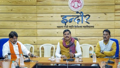 Kailash vijayvargiya cm mohan yadav.jpg