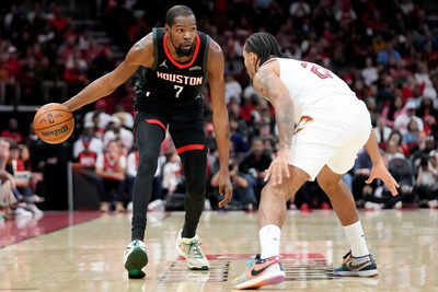 Kevin durant scores 30 points to lead the rockets to a dominant win over the cavaliers.jpg