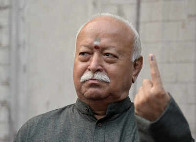 Maha civic polls rss chief bhagwat casts vote in nagpur.jpg