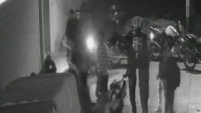 Man stabbed to death in vidisha after objecting to harassment of woman cctv captures attack.jpg