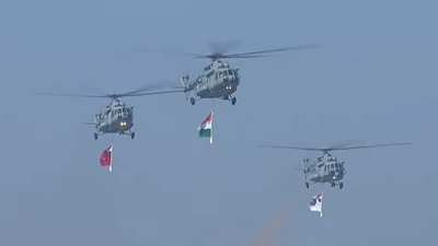 Mi 17 choppers shower petals fly dhwaj formation.jpg