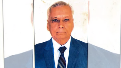 Nagpur university alumnus vinayak pande.jpg