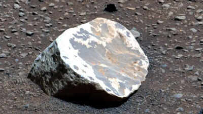 Nasas perseverance discovers white kaolinite rocks on mars revealing millions of years of rainfall a.jpeg