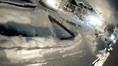 On camera massive avalanche hits sonamarg tourist resort in jampk.jpg